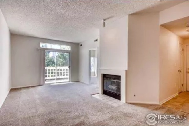 Living room - 2 bed / 2 bath BEAUTIFUL condo