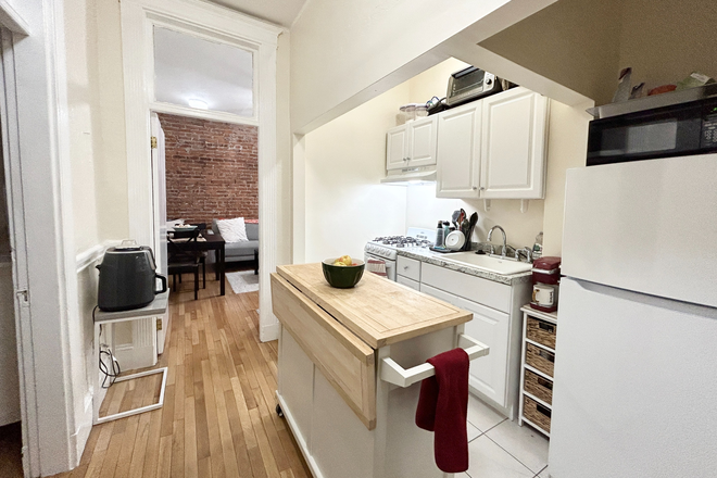Kitchen - 39 Hemenway St #2 | Professionally Managed Building of Condos!