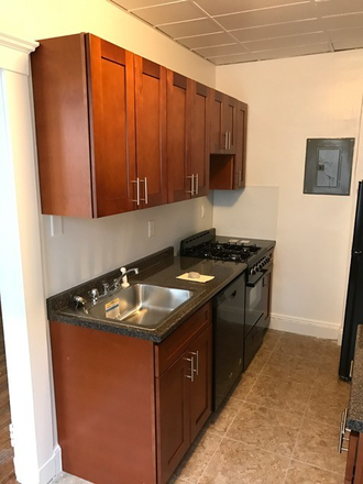 Visit hubrealtyproperties.com - Large corner unit, 1 bedroom with lots of sunlight and front view