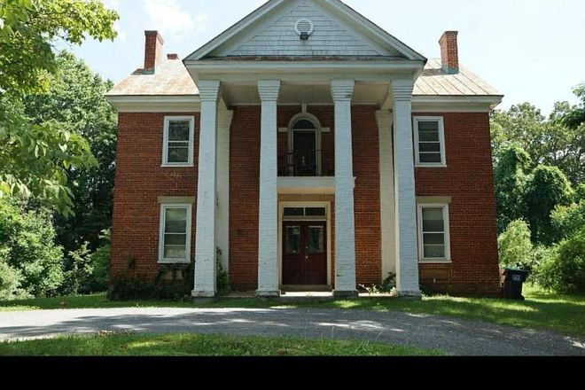 Outside Street View - Looking for Flatmates – Cozy House Near UVA West Complex