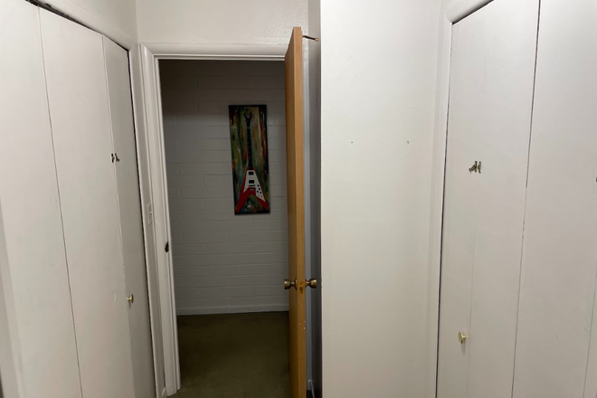 hallway to bathroom - University Heights Apartments