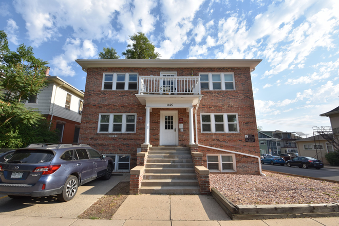 Outside street view - Studio apartment close to campus!