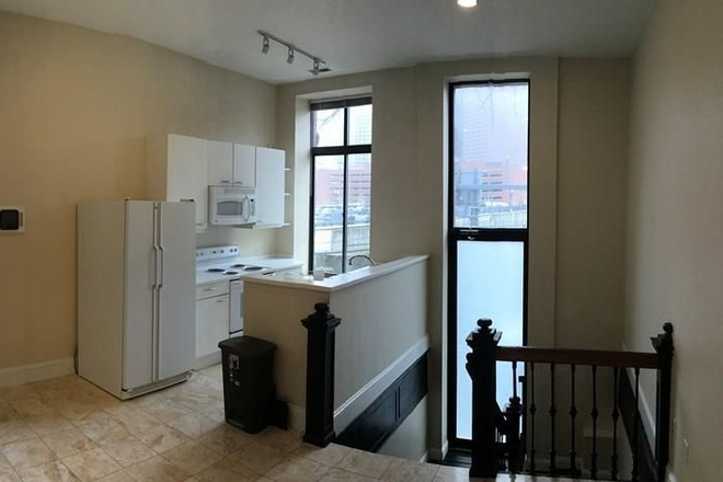 Call NOW for showings! 617-236-8600 - RICHMOND ST - 1 OF A KIND 4BR DUPLEX ON QUIET SIDE STREET FOR *9/1/2025* W/ 2 BATH, LNDRY IN BLDNG! Apartments