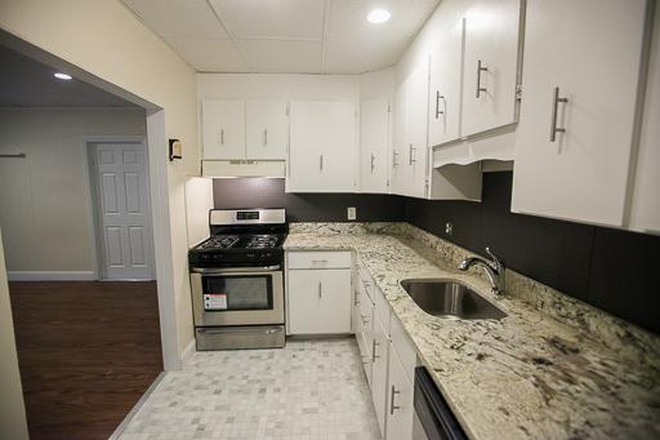 Call NOW for showings! 617-236-8550 - MONMOUTH ST - *NO FEE* FLOOR THRU 3BR/1BA ON EAGLE HILL W/ LNDRY IN BLDNG, LRG BEDROOMS, OPEN LAYOUT Apartments