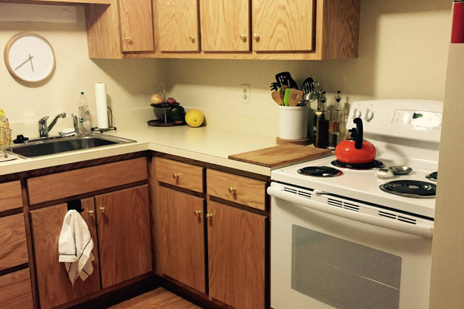 Kitchen - Falport 1215 - Quaint 6-unit apartment building