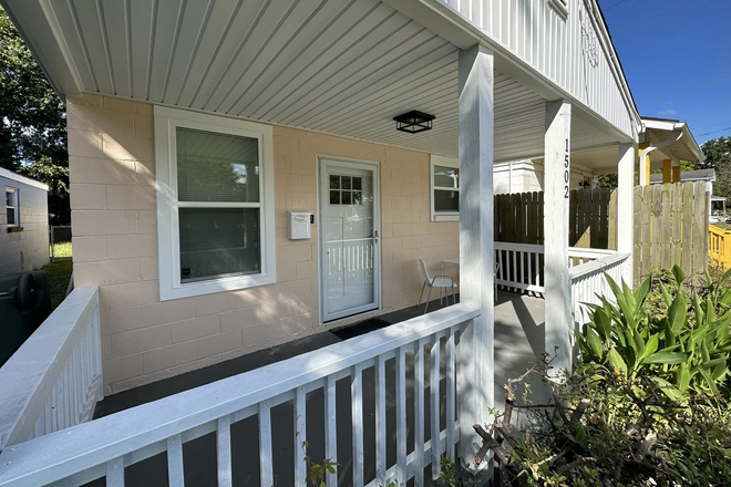 Front Porch - 2-bedroom, 1-bath home just blocks from ODU.