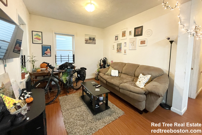 - - LAUNDRY in unit | Best street on the Hill Apartments