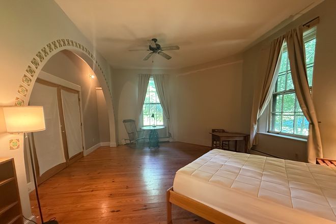 Private Bedroom - One private bedroom and shared bathroom in 4 bedroom apartment