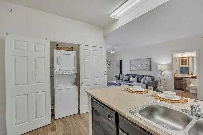 Landry - 1BR Available in 2BR Unit at Aspire Apartments