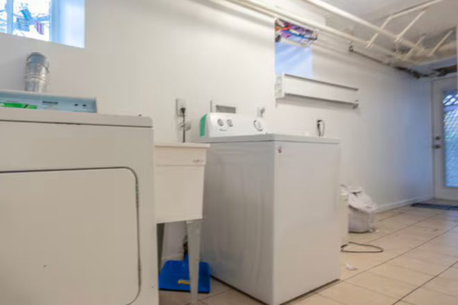 Laundry - Off Campus House Near Boston College