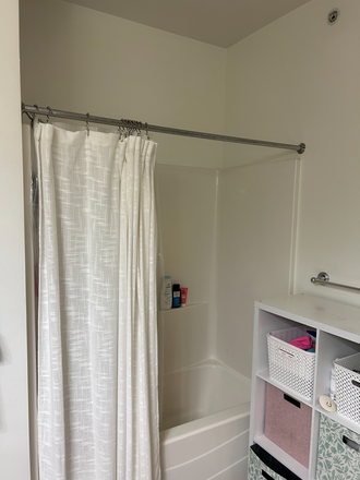 Bathroom - Room & Private Bathroom Available For Spring Semester in Apt Off the Corner