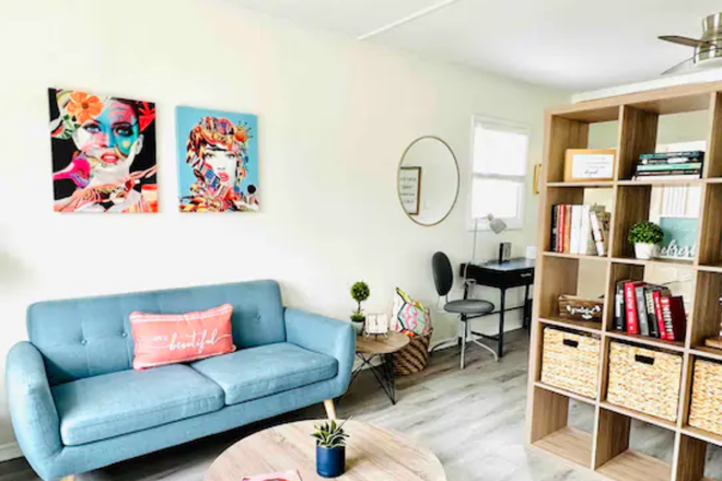 Living Room - UPDATED! Bright Studio Graduate Students, Professionals, Nurses