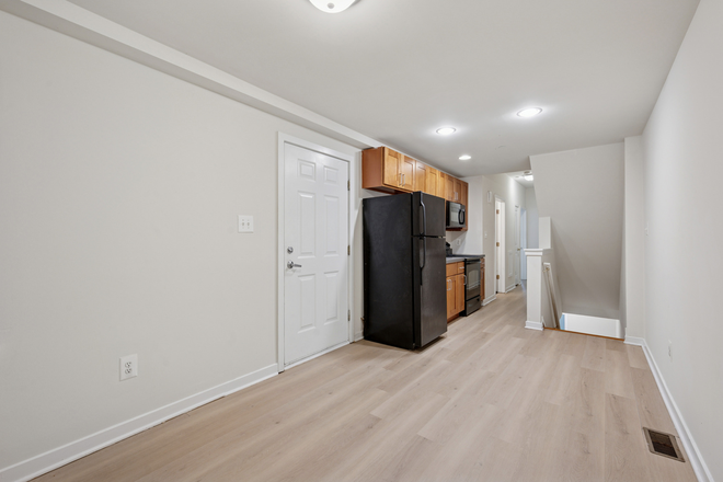 Kitchen - 1740 North Sydenham Street Apartment A