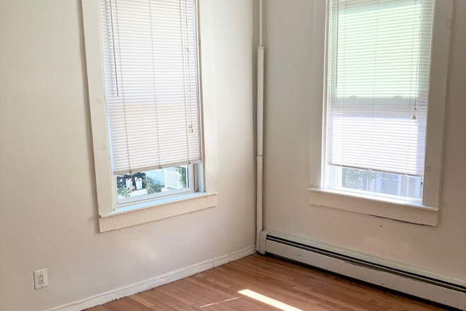 Sample Bedroom #1 - Top-Floor 2 Bed on Carmel Street!! Seconds to Orange Line