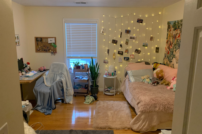 Bedroom - MODERN-BEDROOM- Awesome Location -Medford-Central A/C Apartments
