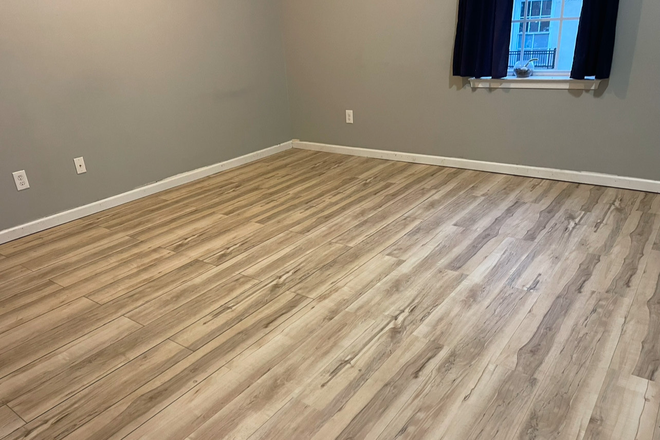 B4 - $630pp -CLOSE to campus! 4 bed 2 bath B unit.  $660pp - furnished optional Townhome