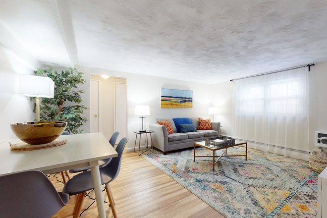 Living Area, Dining Table - CHE791B | 1-Bed in Brookline – Near Longwood Medical & Downtown Boston Apartments