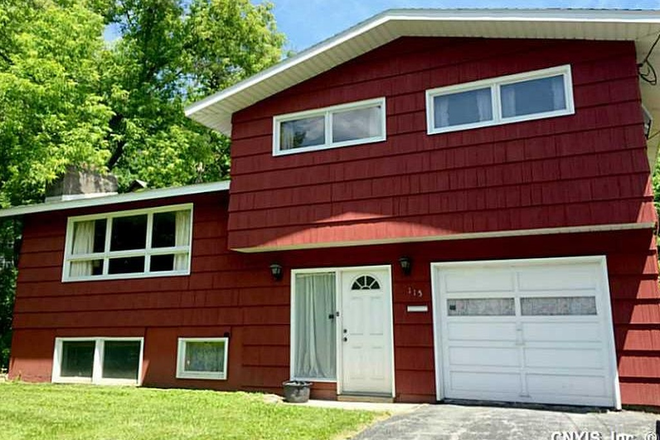 Cool retro 60s split level house - Fully Furnished, 2 Living Rooms, 2 Full Baths, 300 mb Verizon Fios and Free Laundry House