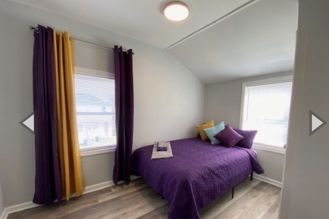 Bedroom - Townhome Close to Campus