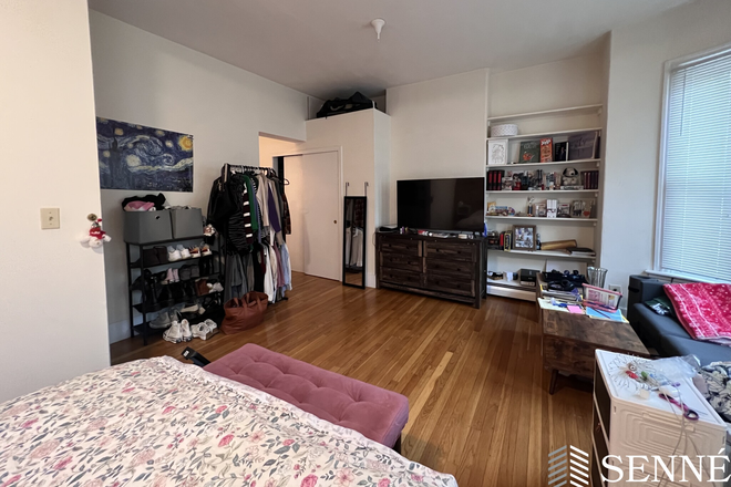 1 - Great 1 bed Somerville Brownstone, Renovated Kitchen, Brick, T Townhome