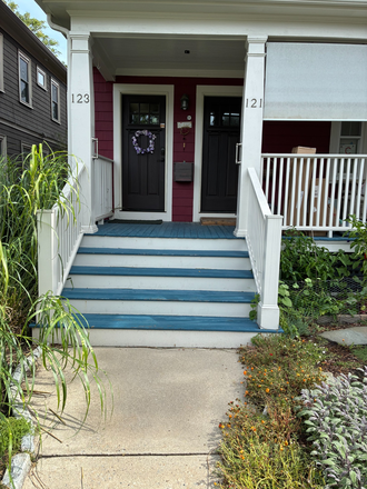 front entrance - Fully furnished and newly renovated charming 2 bedroom oasis in Observatory Hill