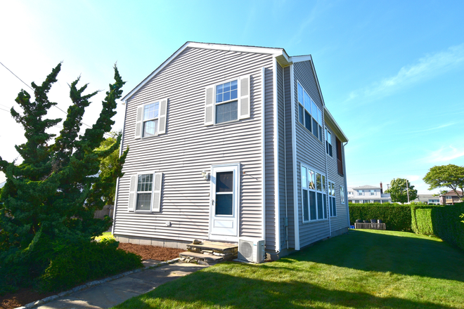 photo - 1 Elizabeth Rd, Narragansett, RI 02882 House