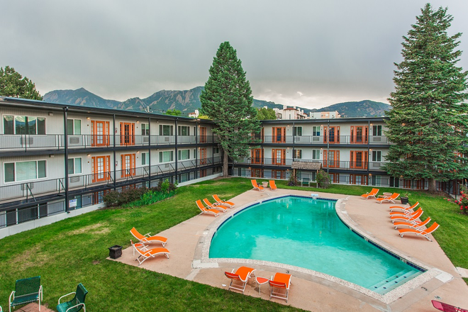Pool - The Lodge Boulder