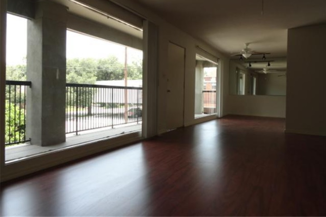 Living area view - Clean and Quaint - Two-bedroom (Montrose/Upper Kirby/Museum district) Apartments