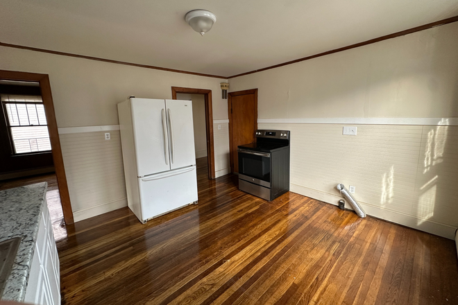 kitchen - 126 Pleasant St 1st flr 3 bedroom Apartments