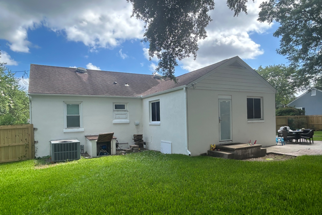 Family room addition from back yard - 3-BDR HOME CLOSE TO COOPER RIVER BRIDGE