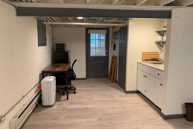 bedroom - Sublet:Furnished studio apt-Linden Ln-Princeton