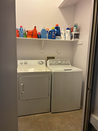 In-Unit Washer/Dryer - TAKEOVER LEASE -- JAN 01 2026 TO SEPT 2026 (RENEWABLE)