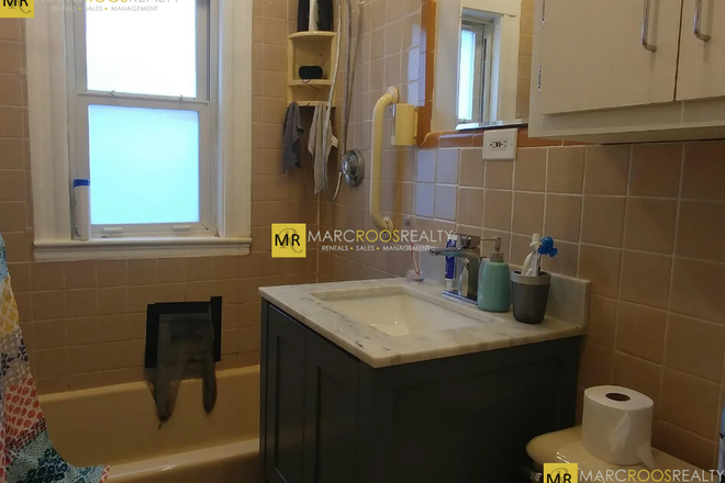 Bath - Medford 5 Bed Bowdoin St Apartments