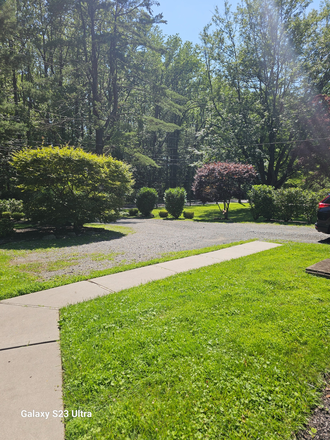 Driveway - Room in shared home-Hopewell Princeton Rd-Hopewell