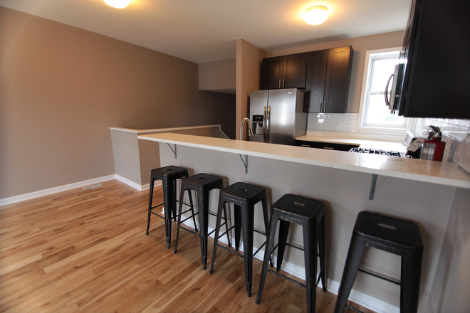 Island - Off Campus Philly  - Bright Updated 5 Bed 2 Bath Apartments