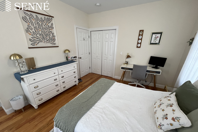 1 - 4 bed 2 bth close to Union Square Apartments