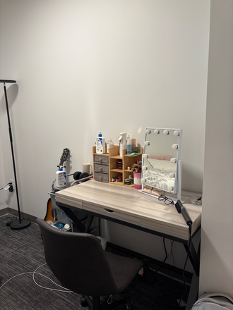 Bedroom desk area - Union on Knox Spring 2026 and/or Summer 2026 Sublease Apartments