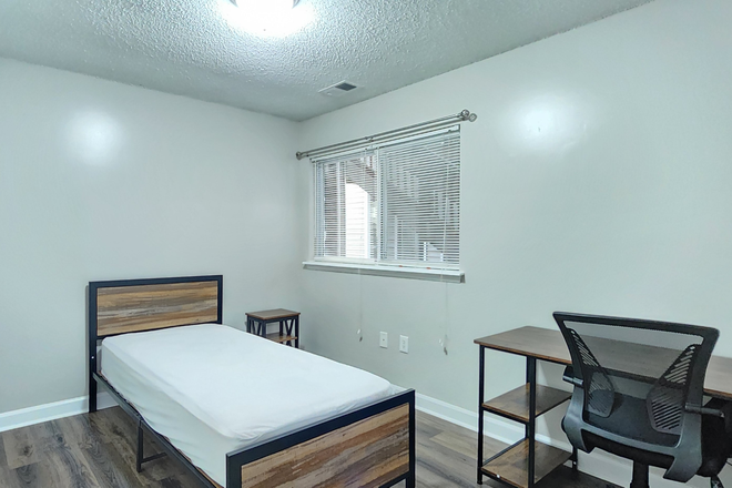 Bedroom A - 1 Furnished Bedroom with Private Bath in Renovated Apartment Chapel Hill