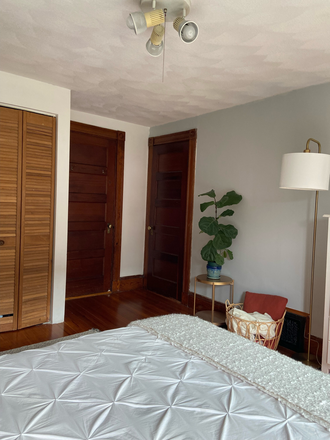 Bedroom 3 - Large furnished bedroom available 01/01/2026 Apartments