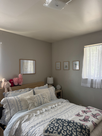 Bedroom - House on The Hill Near Campus