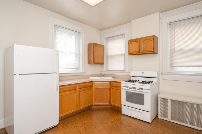 Kitchen - 3012 Burnet Apartments