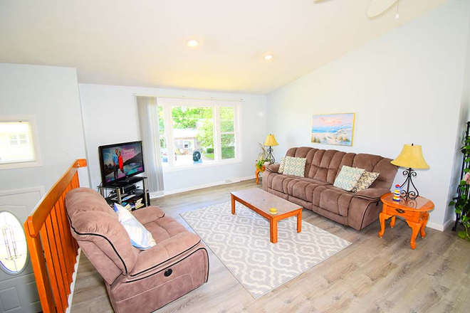 living room - 16 Manor Drive Narragansett, RI House