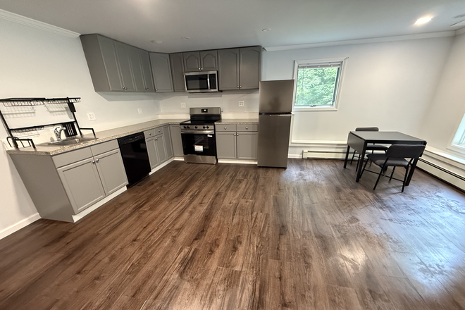Kitchen - 1 BR apartment with private yard space, fully furnished, utilities included, 3 miles from UCONN