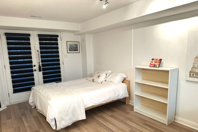 Bed - Basement for rent at Oxton Ave. Toronto House