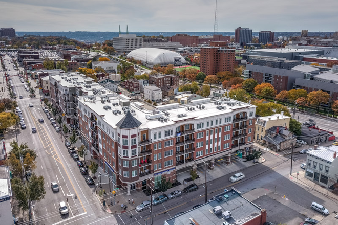 Aeriel view - Views on Vine Apartments