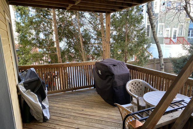 private porch - Large 1 BR with separate  study, private porch,eat-in-kitchen,yard,hardwoods,full bath rent $ 1650 Apartments
