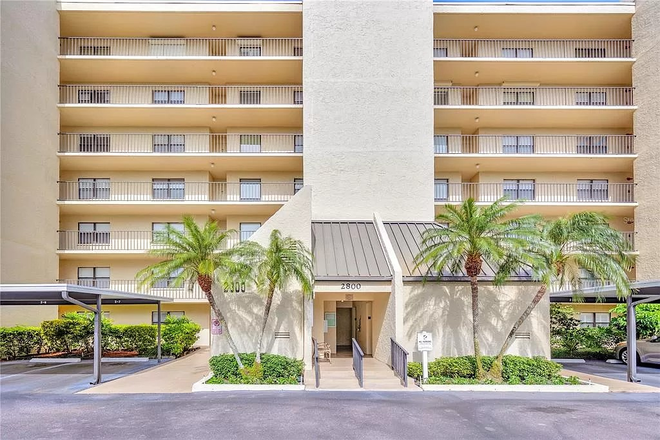 Main Building Entrace - 2 Bedroom Fully Furnished (Tampa/Clearwater Campus)
