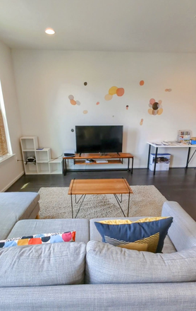 Living Room with Smart TV and Amazon Subscription - One Bedroom in Luxury Townhouse, High End Furniture (Stand-Up Desk, Ergonomic Office Cha