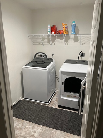 Laundry room - Quite place in UC-Riverside area House