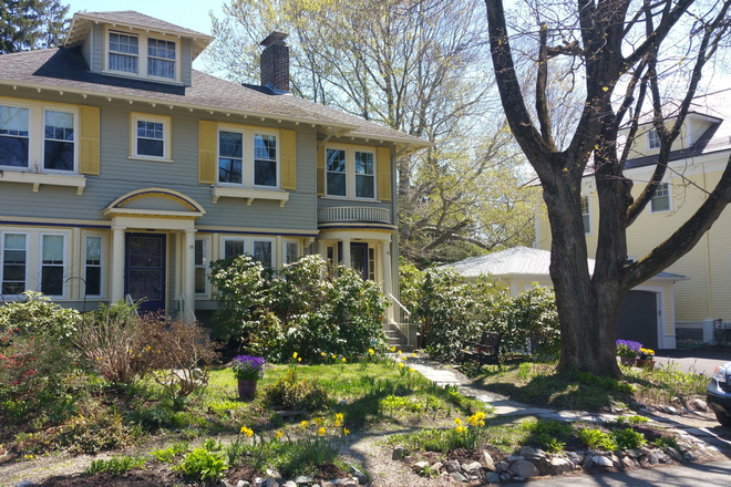 House exterior - 3 room apartment - Newton 2-family; private entrance, full bath, near law campus, BC shuttle, & MBTA